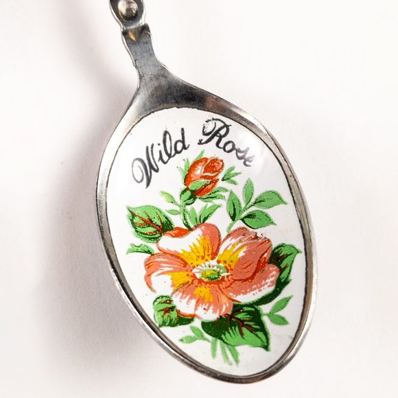 Alberta WILD ROSE Emblem Collectible Souvenir Spoon Canada Prairie Flower Pink - Picture 2 of 3